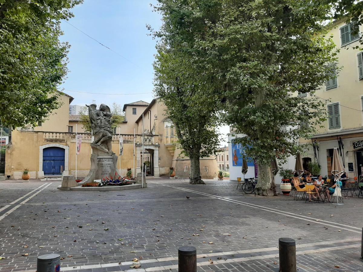 Design Loft Studio Climatise Parking Et Piscine Vallauris Exterior photo